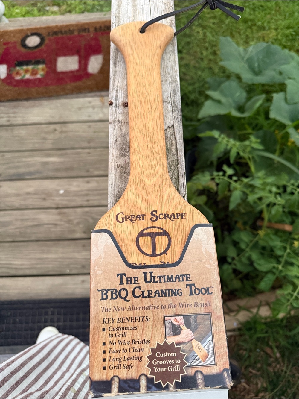 The Ultimate BBQ Cleaning Tool - Natural Wood